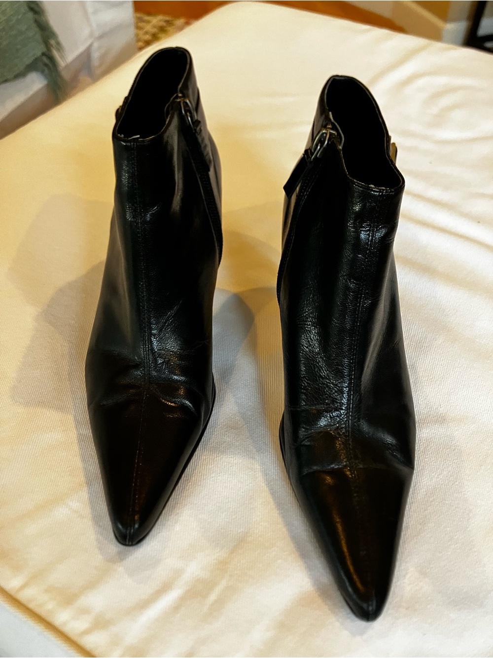 Ann Marino Black Pointed Leather Ankle Booties with Side Zips